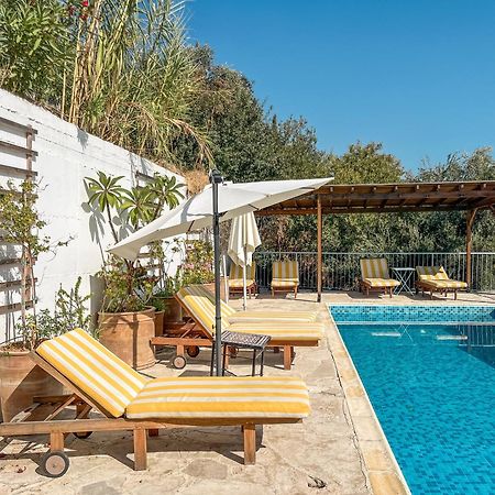 Archondia House - Holiday Apartments With Pool Καλαβασός Εξωτερικό φωτογραφία