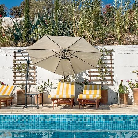 Archondia House - Holiday Apartments With Pool Καλαβασός Εξωτερικό φωτογραφία