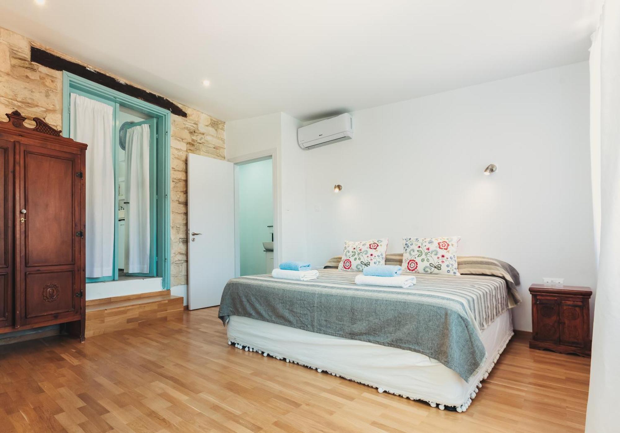 Archondia House - Holiday Apartments With Pool Καλαβασός Εξωτερικό φωτογραφία