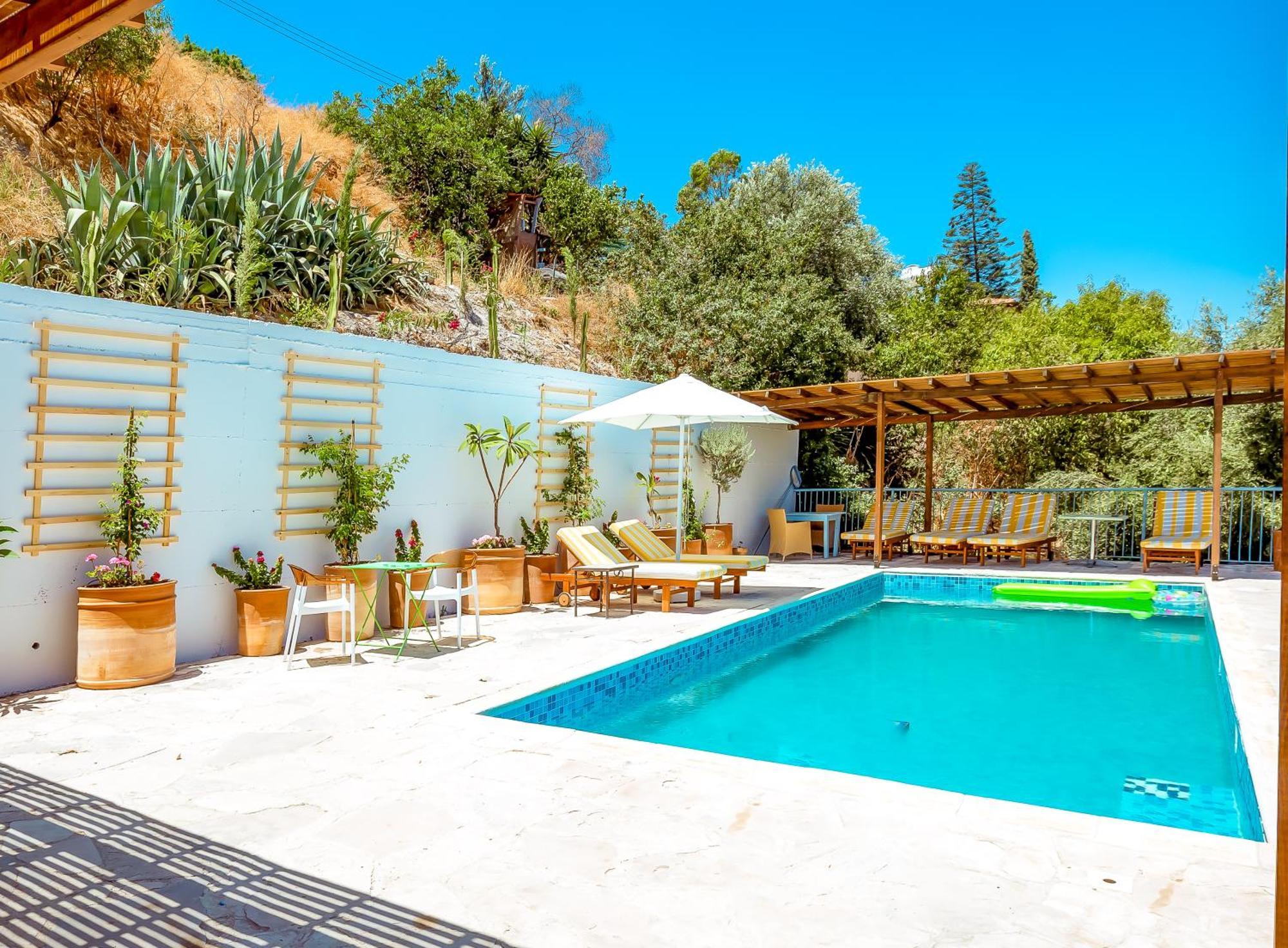 Archondia House - Holiday Apartments With Pool Καλαβασός Εξωτερικό φωτογραφία