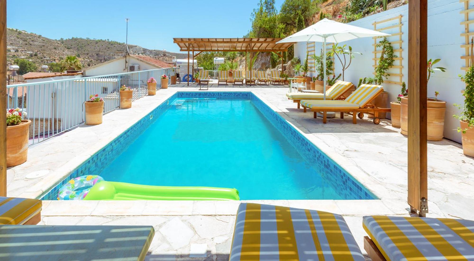 Archondia House - Holiday Apartments With Pool Καλαβασός Εξωτερικό φωτογραφία