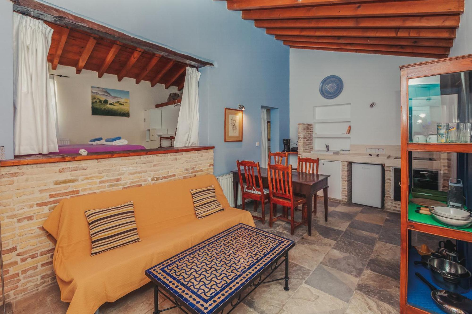 Archondia House - Holiday Apartments With Pool Καλαβασός Εξωτερικό φωτογραφία