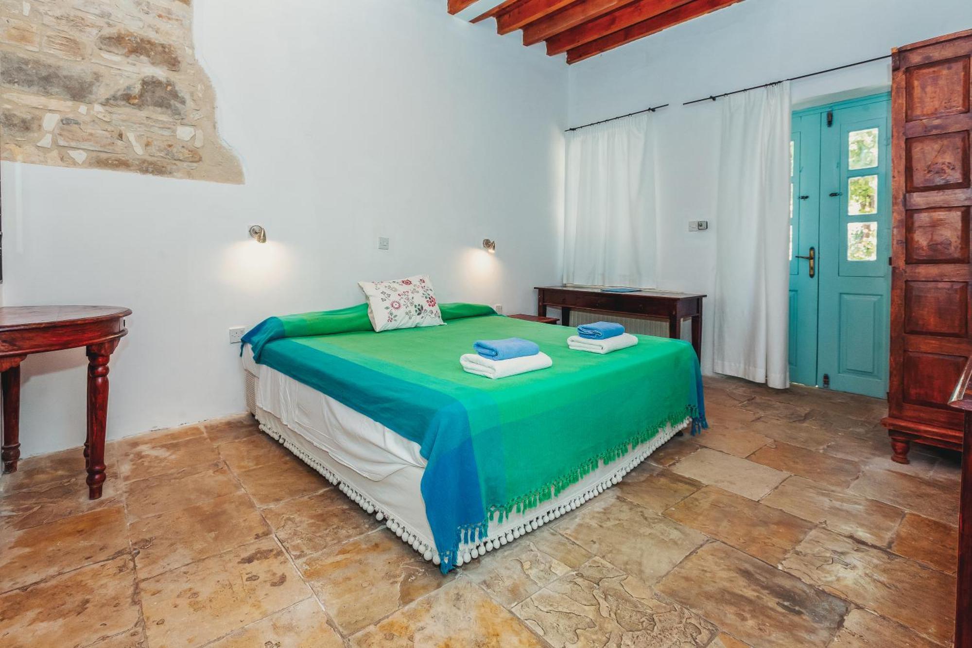Archondia House - Holiday Apartments With Pool Καλαβασός Εξωτερικό φωτογραφία