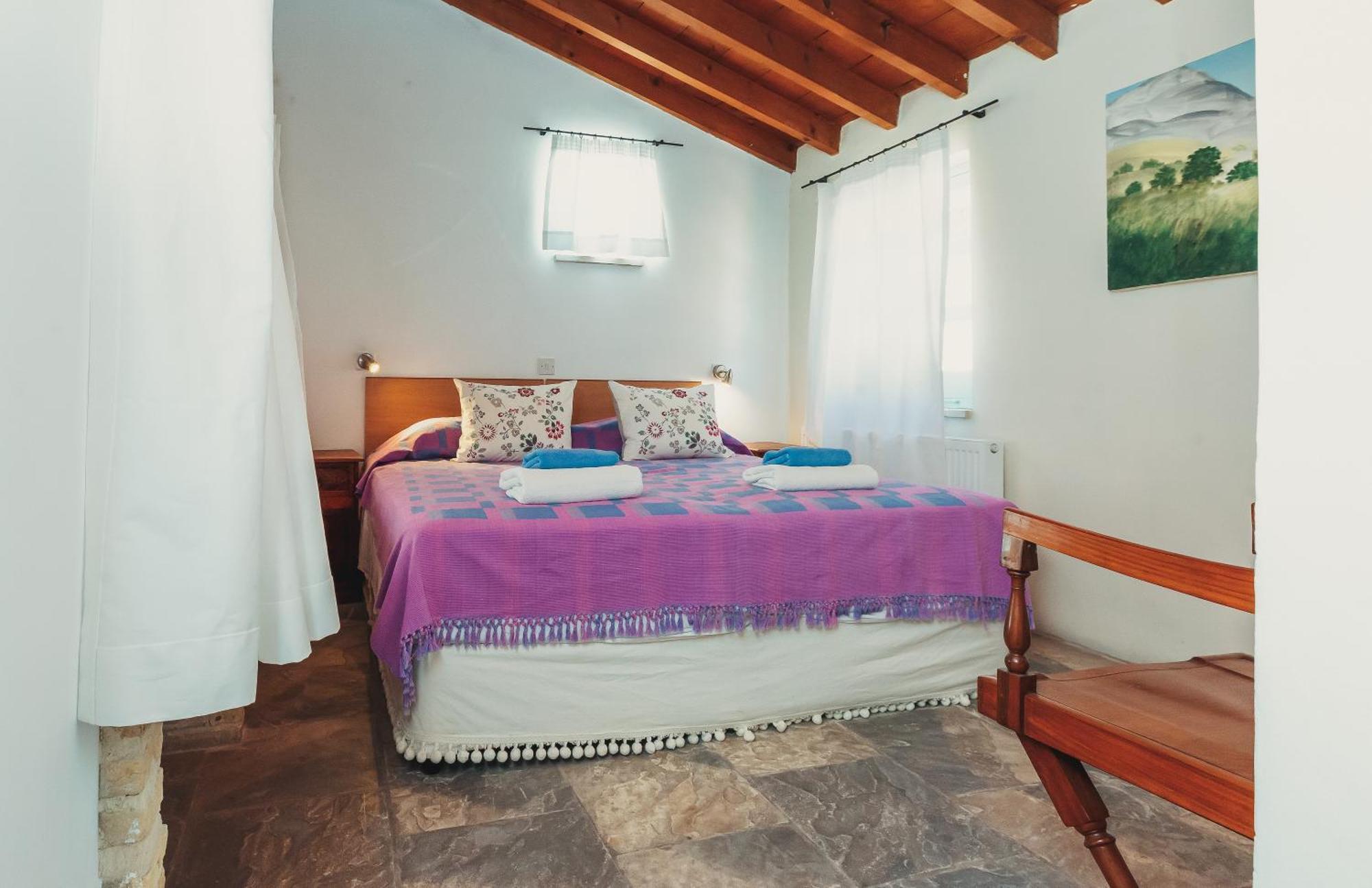 Archondia House - Holiday Apartments With Pool Καλαβασός Εξωτερικό φωτογραφία