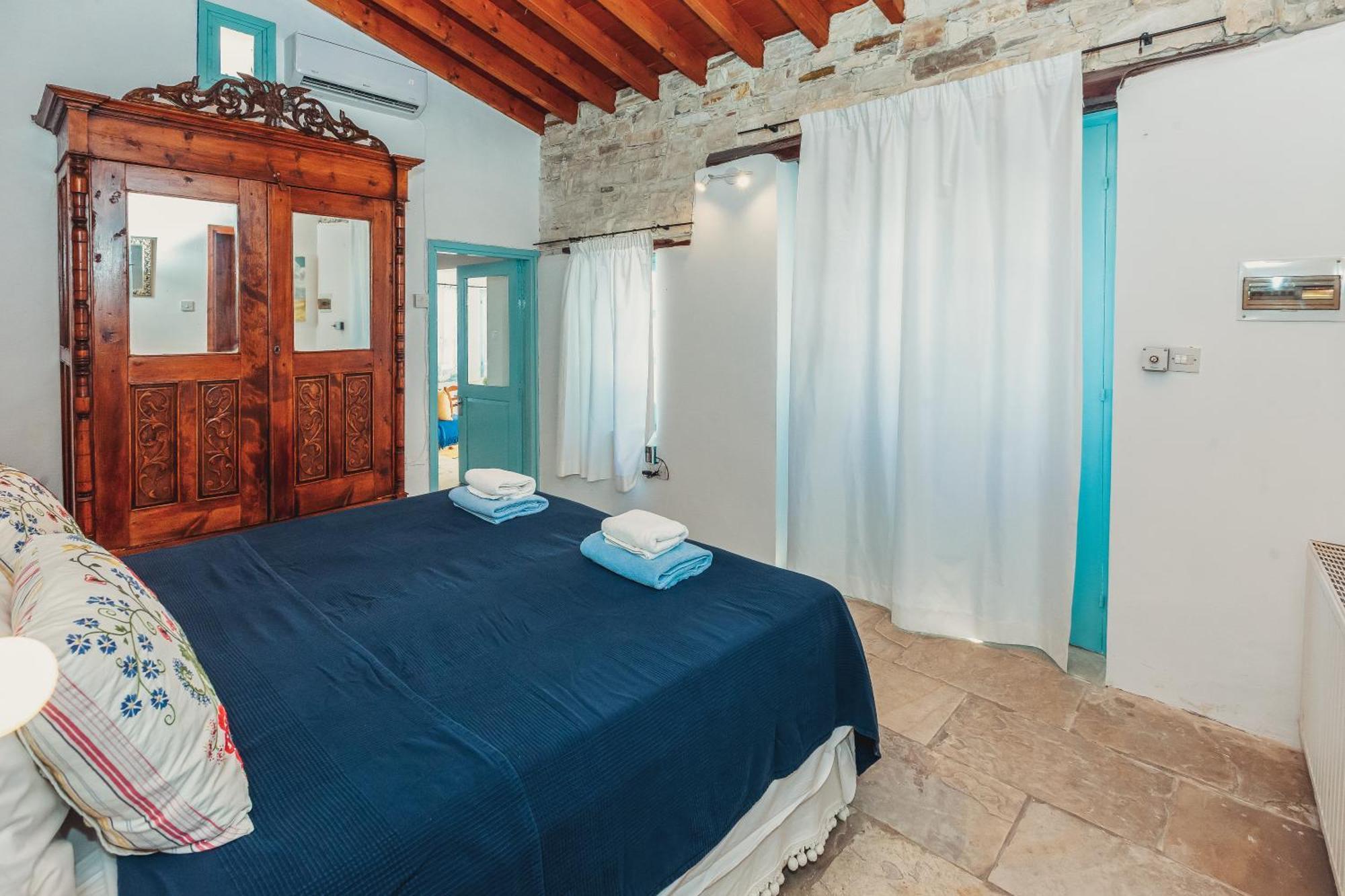 Archondia House - Holiday Apartments With Pool Καλαβασός Εξωτερικό φωτογραφία