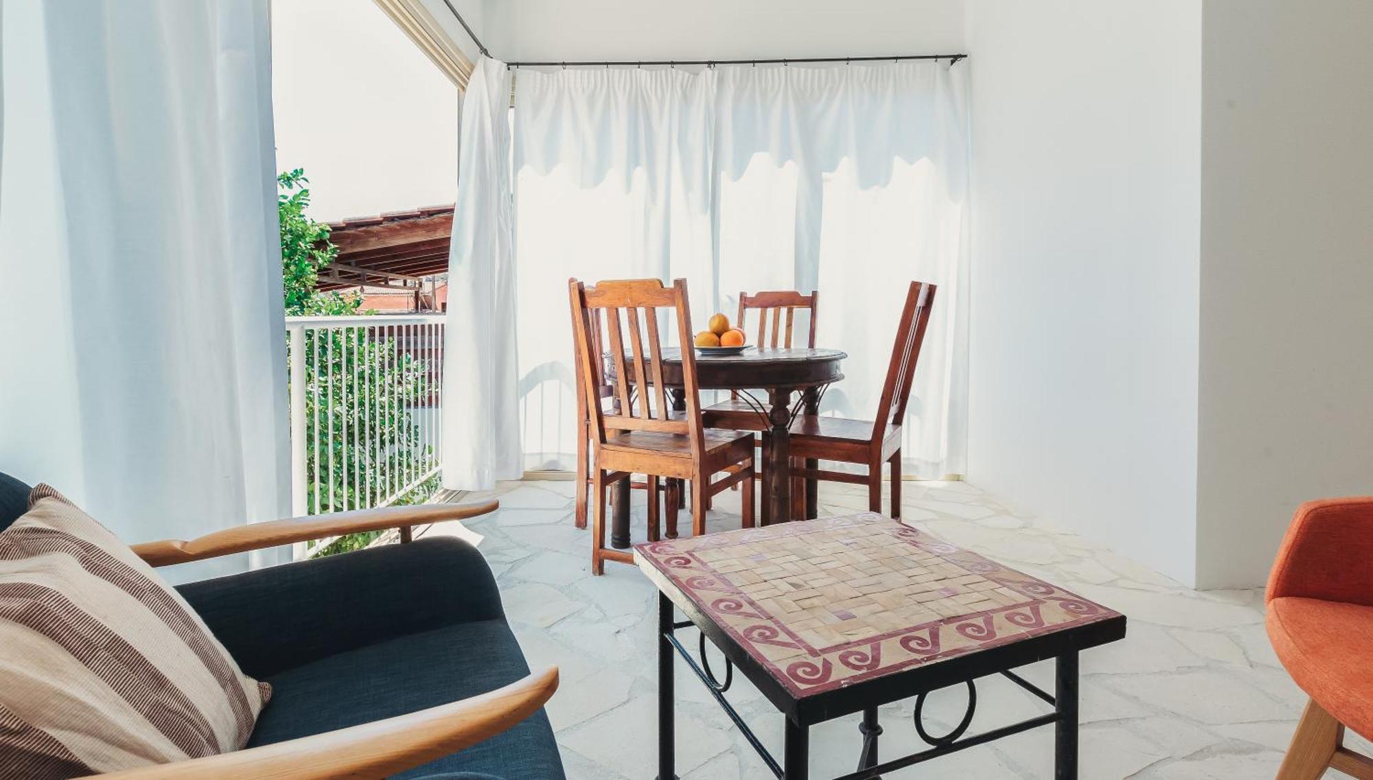 Archondia House - Holiday Apartments With Pool Καλαβασός Εξωτερικό φωτογραφία