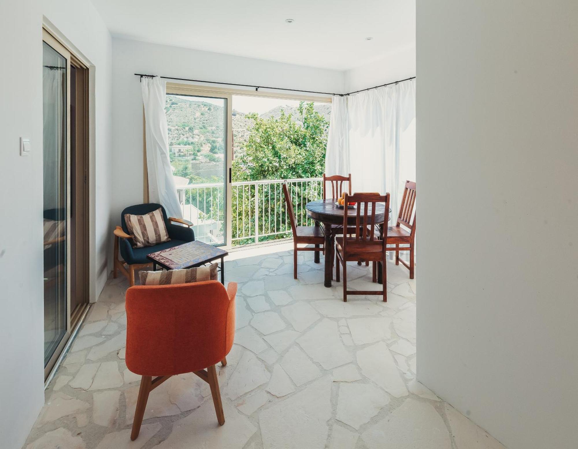 Archondia House - Holiday Apartments With Pool Καλαβασός Εξωτερικό φωτογραφία