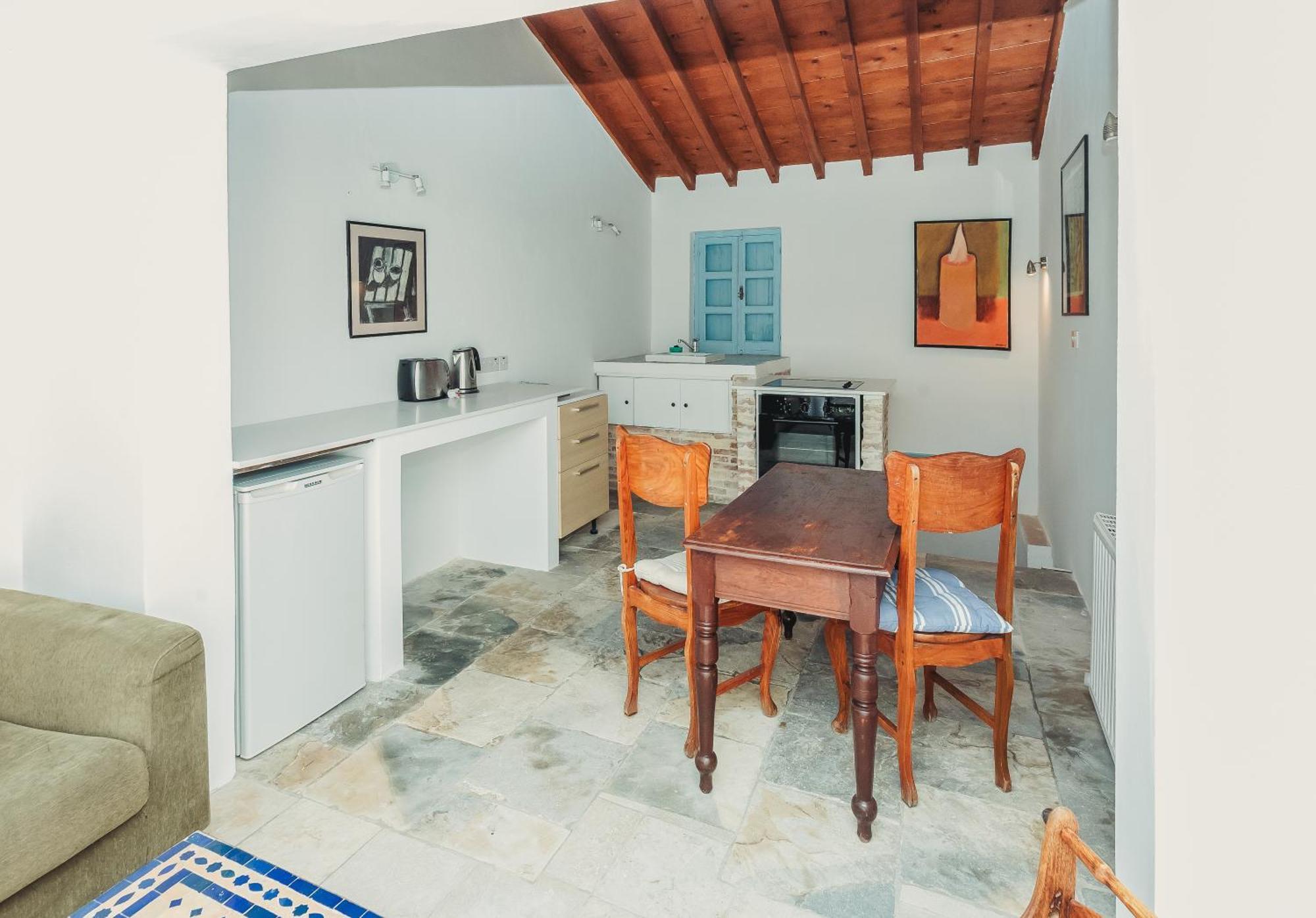 Archondia House - Holiday Apartments With Pool Καλαβασός Εξωτερικό φωτογραφία