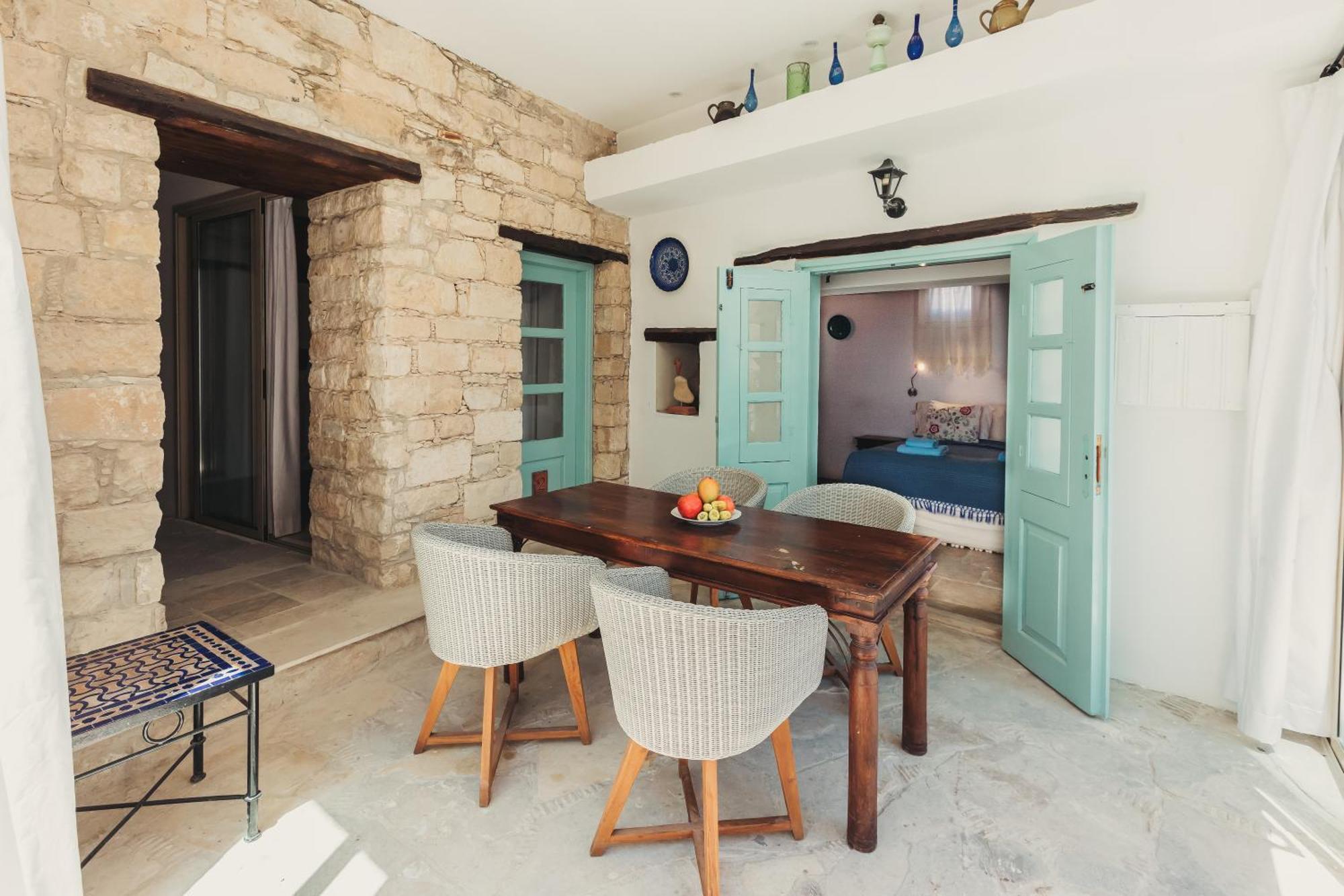 Archondia House - Holiday Apartments With Pool Καλαβασός Εξωτερικό φωτογραφία
